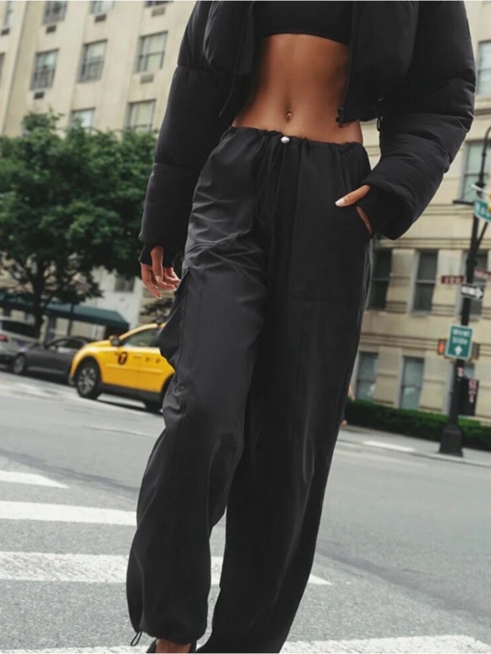 Alo Yoga Low Rise Megastar Cargo Pant size M Black